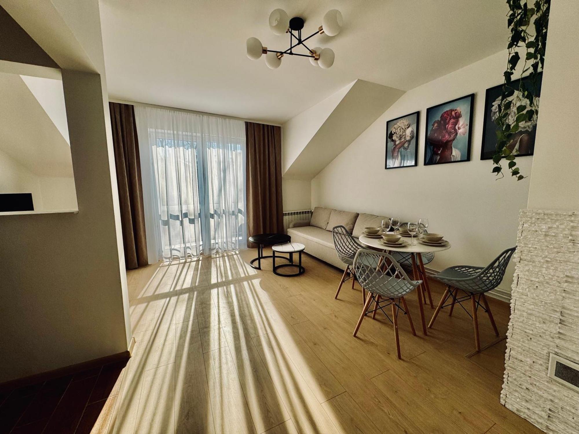Apartament Wisteria Przemyśl Exteriör bild